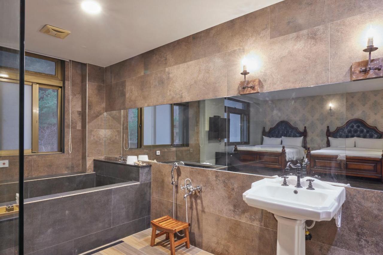 Kyokusui Hotspring Hotel Tajpej Zewnętrze zdjęcie